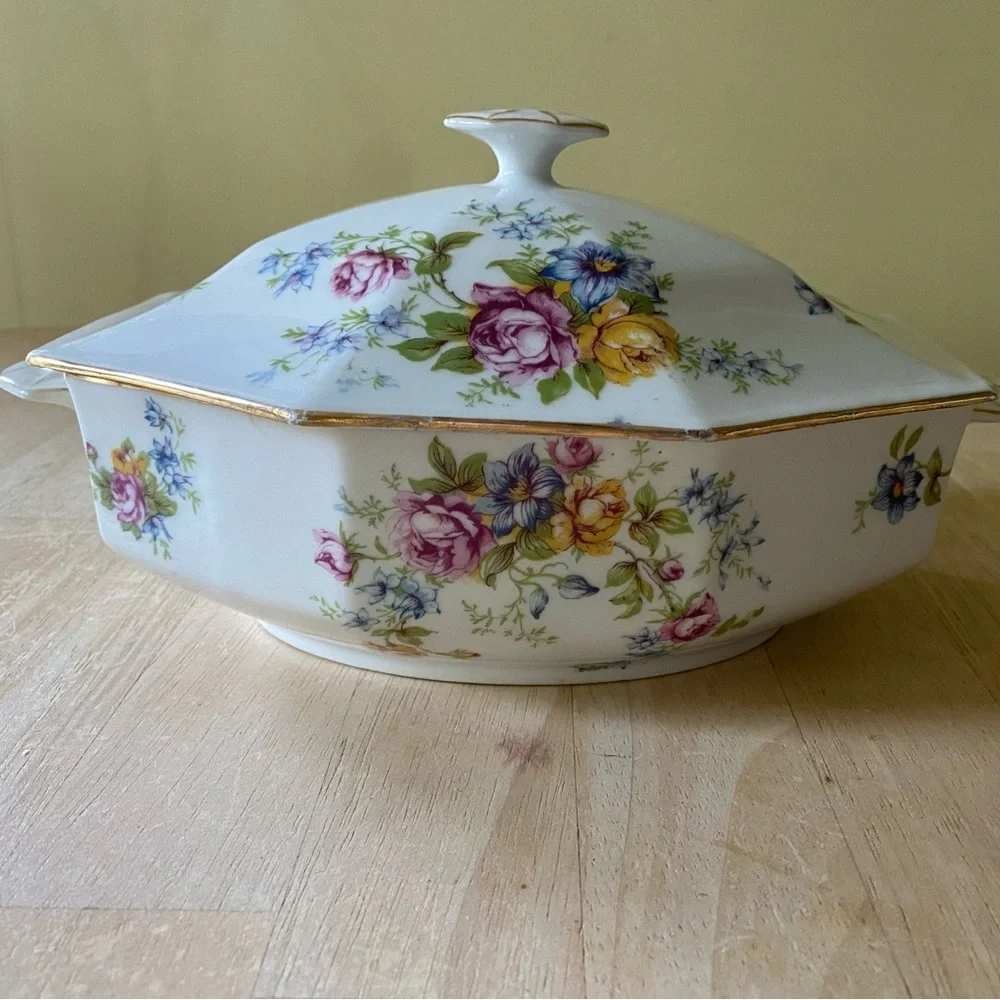 F Legrand et Cie Limoges France circa 1920 9” porcelain serving dish with lid. - Picture 1 of 11
